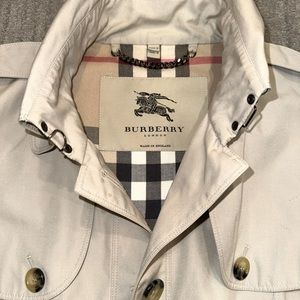 Burberry classic trench coat size 4